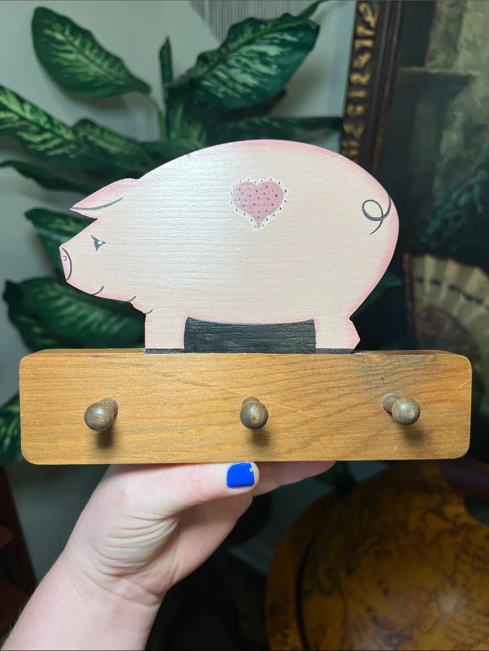Vintage Farmhouse Primitive Folk Art Handpainted Pig Wooden Key Rack Wall Hooks
